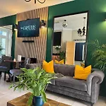 Mcgraths Hotel & Public Bar